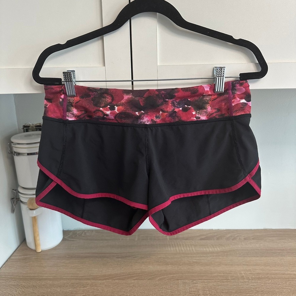 Lululemon Speed Up Shorts Black Poppy Petals Pockets Lined Sz 6 Running Gorpcore